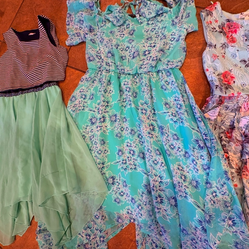 Floral and Striped Dresses Collection For girls - Picture 5 of 6